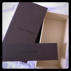 🖤Authentic Louis Vuitton Gift Box & Booklet 🖤